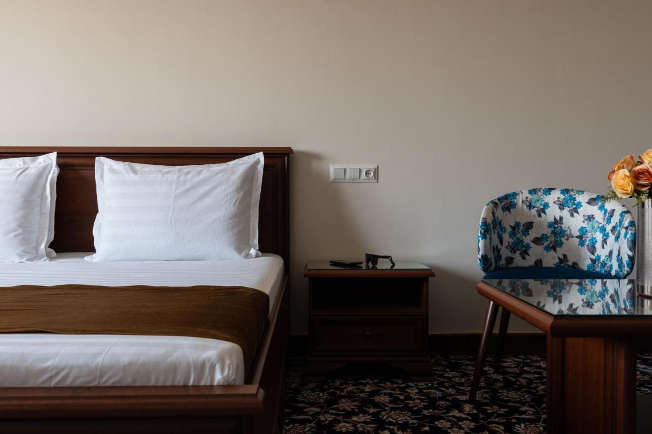 Aqua Hotel Tashkent Ngoại thất bức ảnh